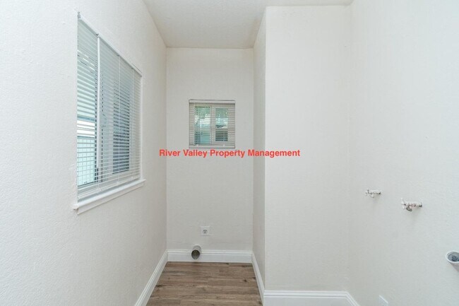 Building Photo - Coming Soon! Adorable remodeled Cottage, 3...