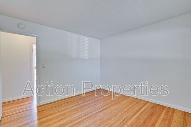 Building Photo - 350 Chesley Ave