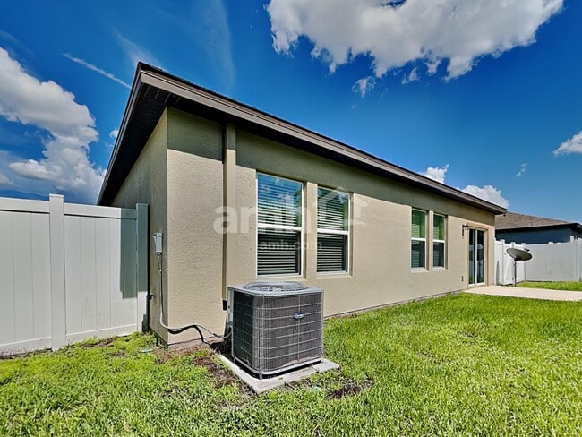 Building Photo - 11505 Victory Bay Ln