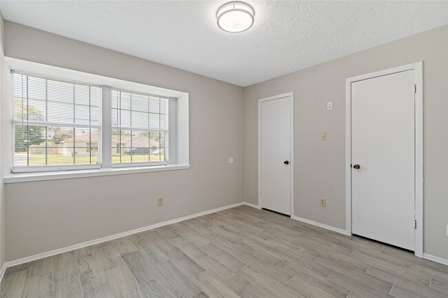 Building Photo - 7402 Shoshone Dr