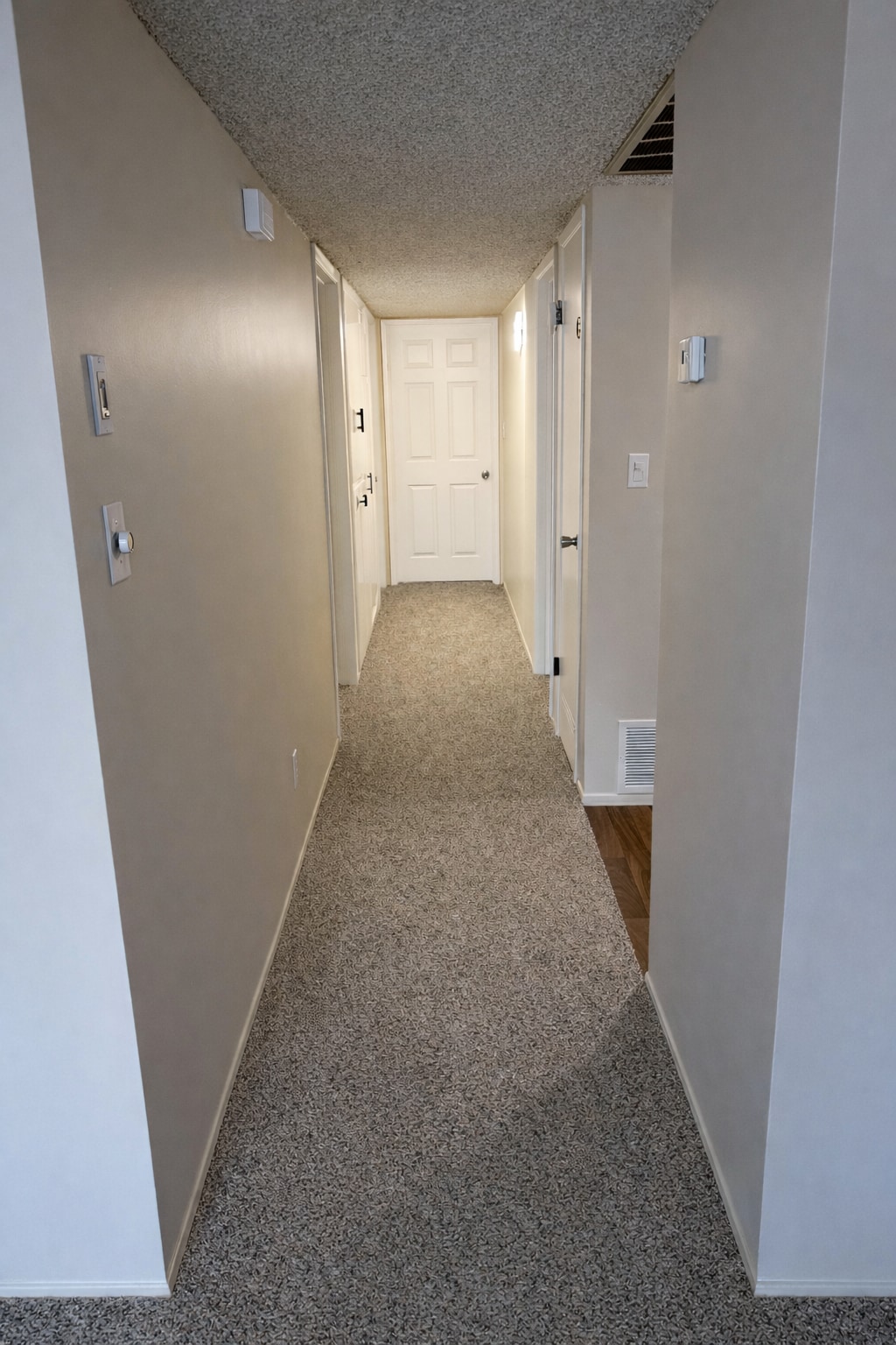 Building Photo - 909 Dwina Ave