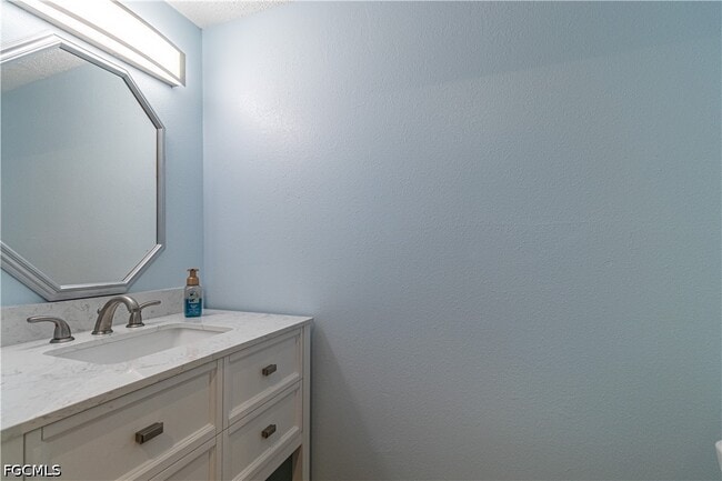 Building Photo - 7410 Lake Breeze Dr