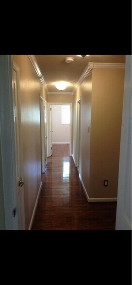 Building Photo - 405 Garwood Dr