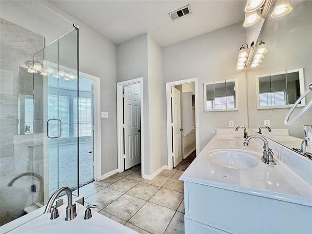 Building Photo - 256 White Dr