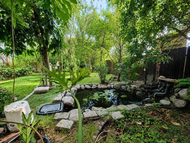 Building Photo - 1837 Warrington Ave