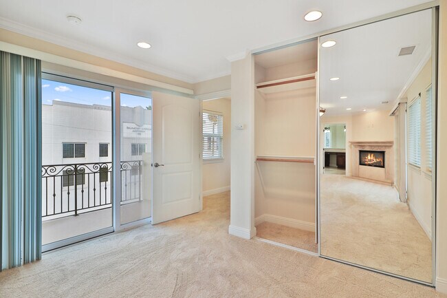 Building Photo - 1701 Crescent Ave