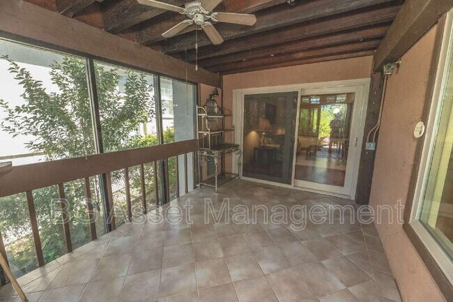 Building Photo - 1830 Weir Dr