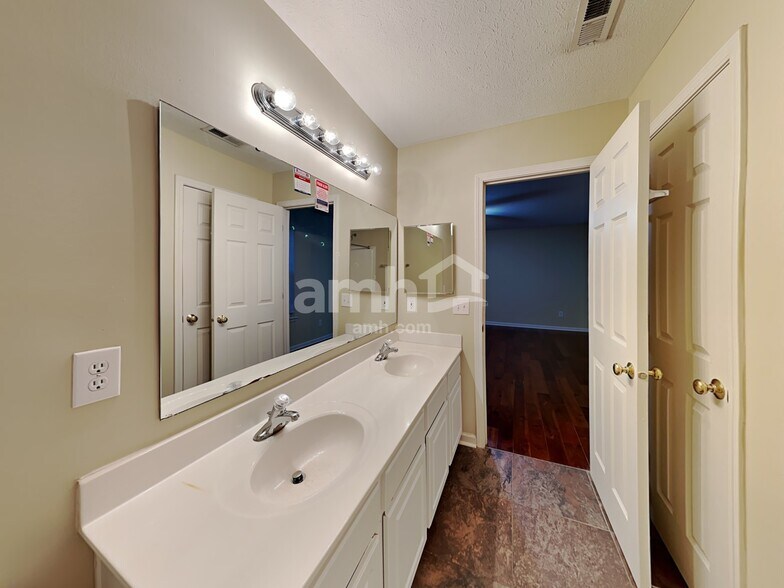 Building Photo - 5826 Columbia Cir