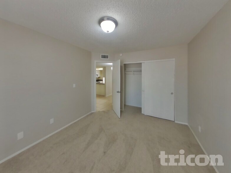 Building Photo - 7631 W Cheryl Dr