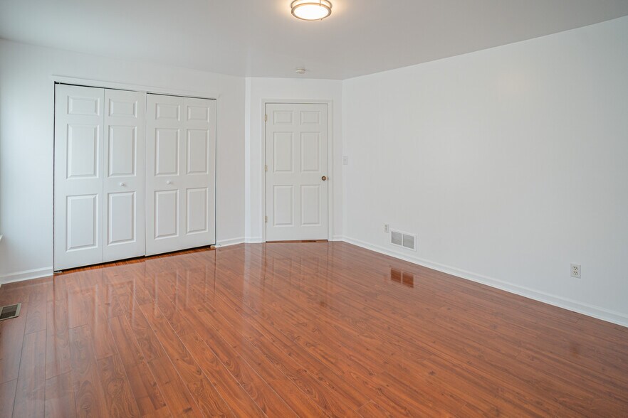 Building Photo - 23060 Berdeno Ave