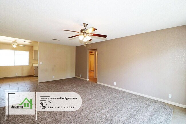 Building Photo - 1553 Bramble Pl
