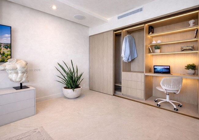 Building Photo - 1000 West Ave