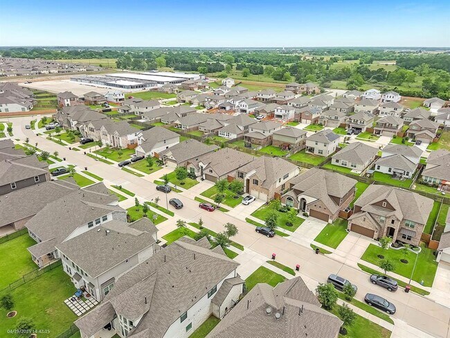 Building Photo - 32927 Franklin Brooks Dr