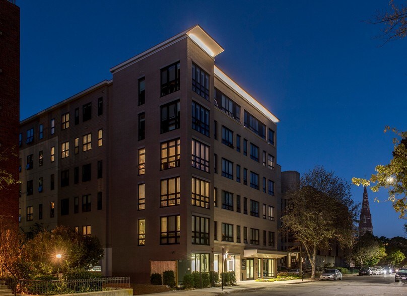 Building Photo - 45 Marion St