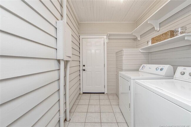 Building Photo - 526 Pearl St