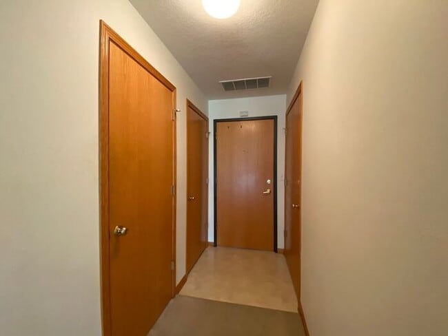 Building Photo - $1500 | 3 Bedroom, 2 Bathroom House | PET ...
