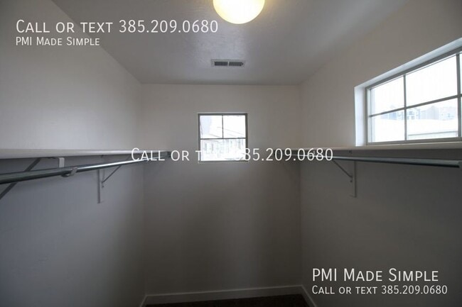 Building Photo - 14779 Stonehenge Pl