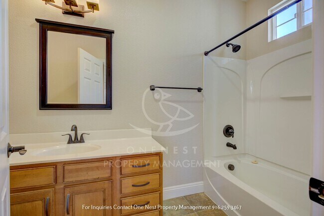 Building Photo - Lincoln Crossing Condo | 2 bedroom 2 bathroom