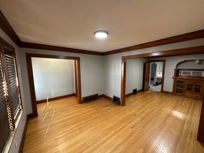 Building Photo - 936-938 S. 75th St. Duplex