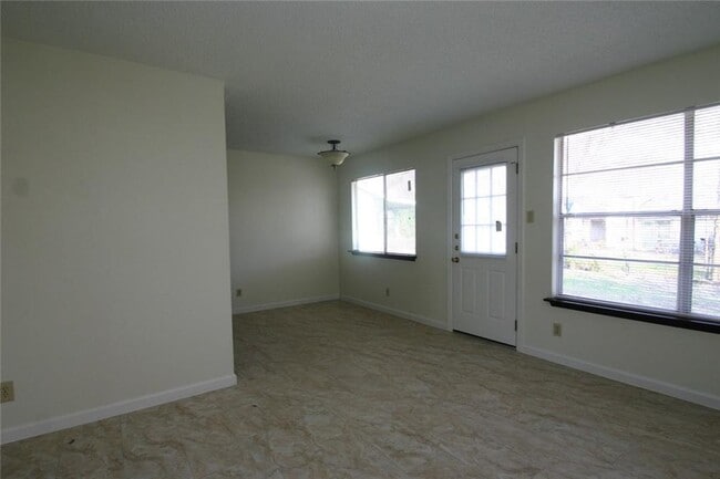 Building Photo - 6605 Bluestone St