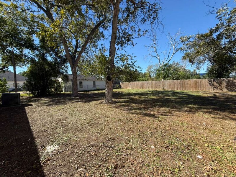 Building Photo - 2503 Jupe Dr