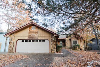 Building Photo - Beautiful 4 bedroom, 3 bathroom home on the East End of Hot Springs Village. Pets are considered ...