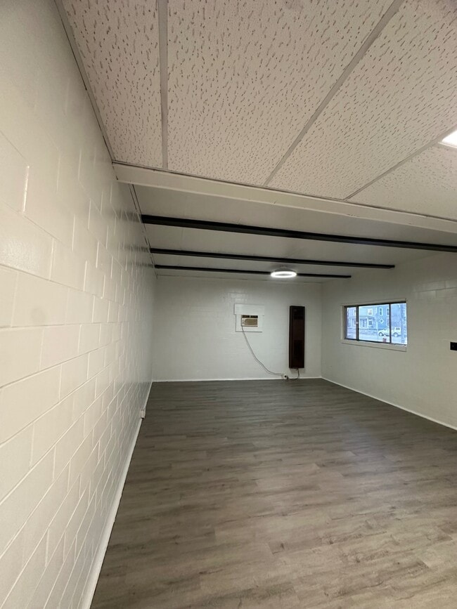 Building Photo - 103 S 8th St