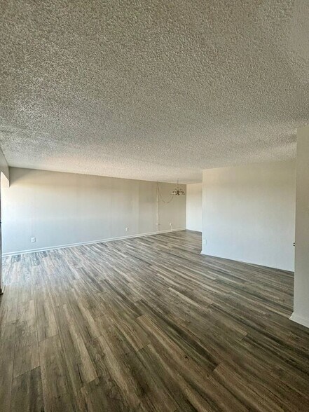 Building Photo - 1400 Millersport Hwy