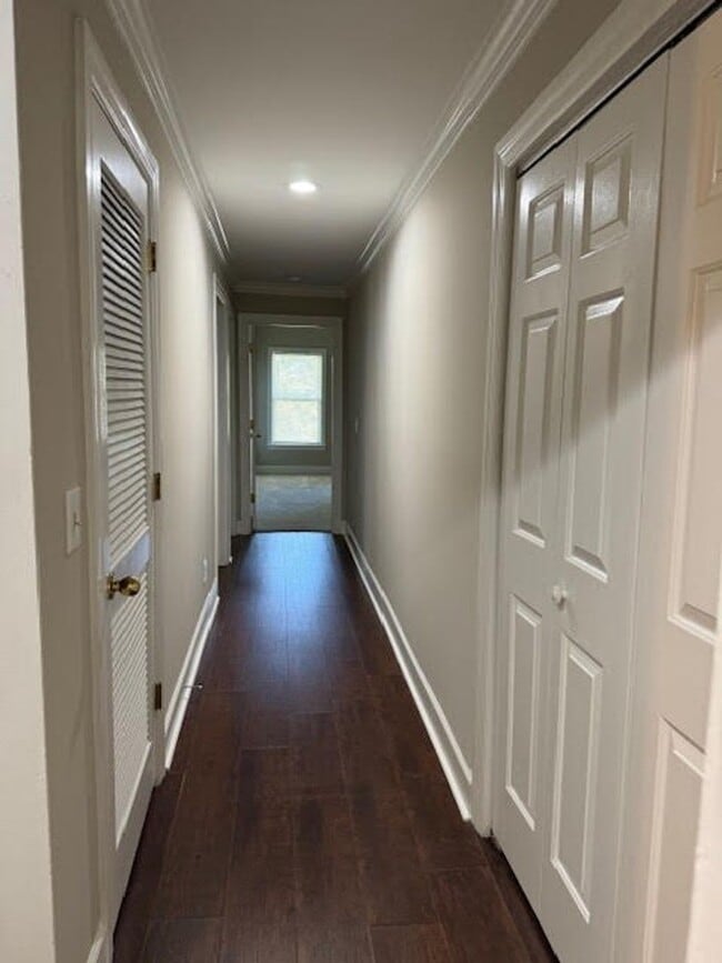 Building Photo - Spacious 2BR/2BA Green Hills Condo – Prime...