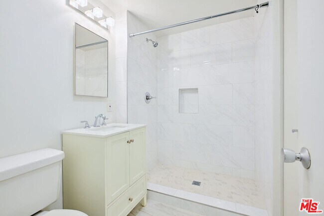 Building Photo - 7712 Pso Del Rey