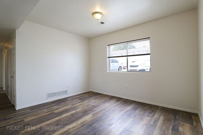 Primary Photo - Denver Street