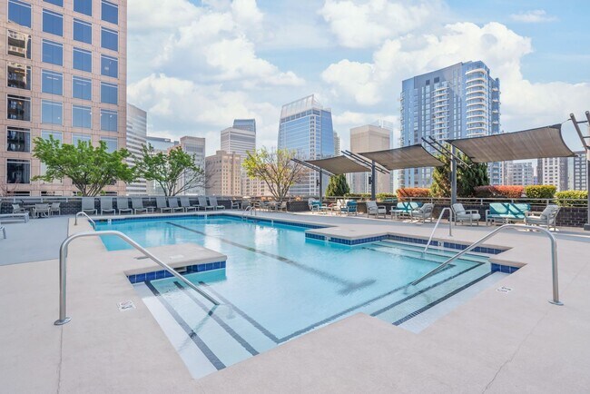 Building Photo - 25th Floor Condo in the heart of Uptown!!