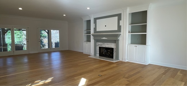 Building Photo - Stately Brick Home in Prime City Location