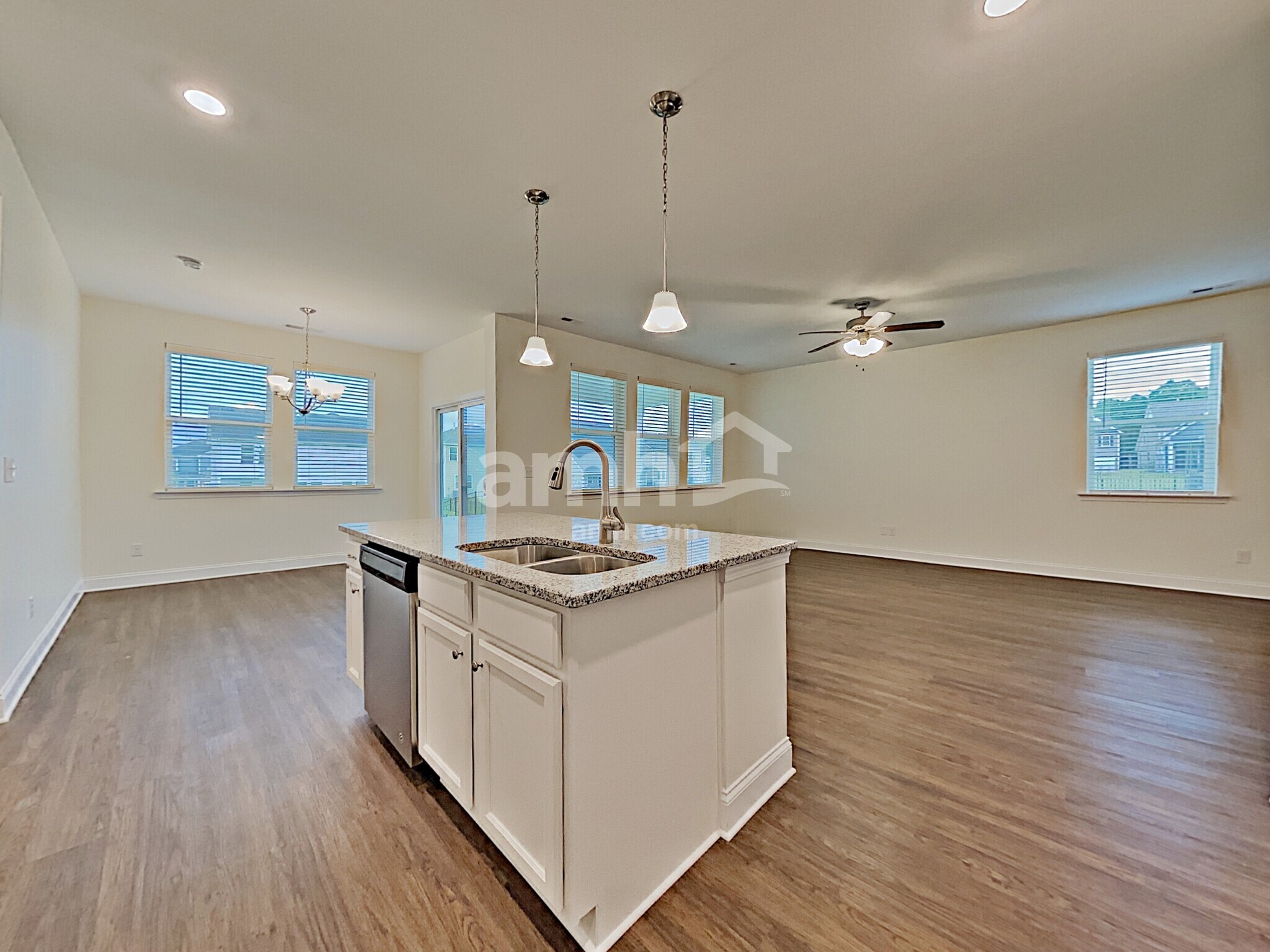 Building Photo - 112 Samara Ln