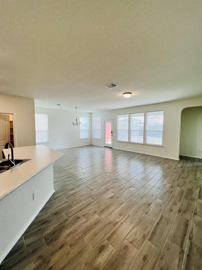 Building Photo - 6229 Mantalcino Dr