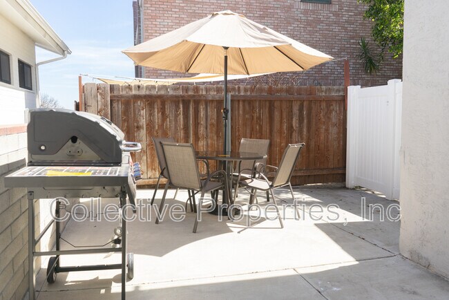 Building Photo - 3122 Cañon Street - B