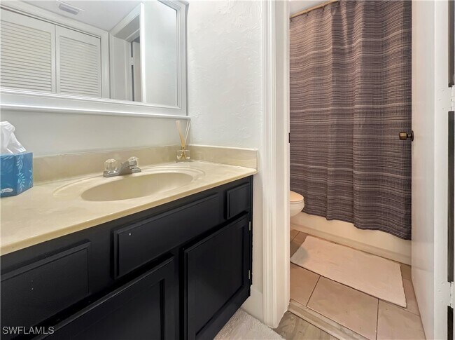 Building Photo - 600 Neapolitan Way