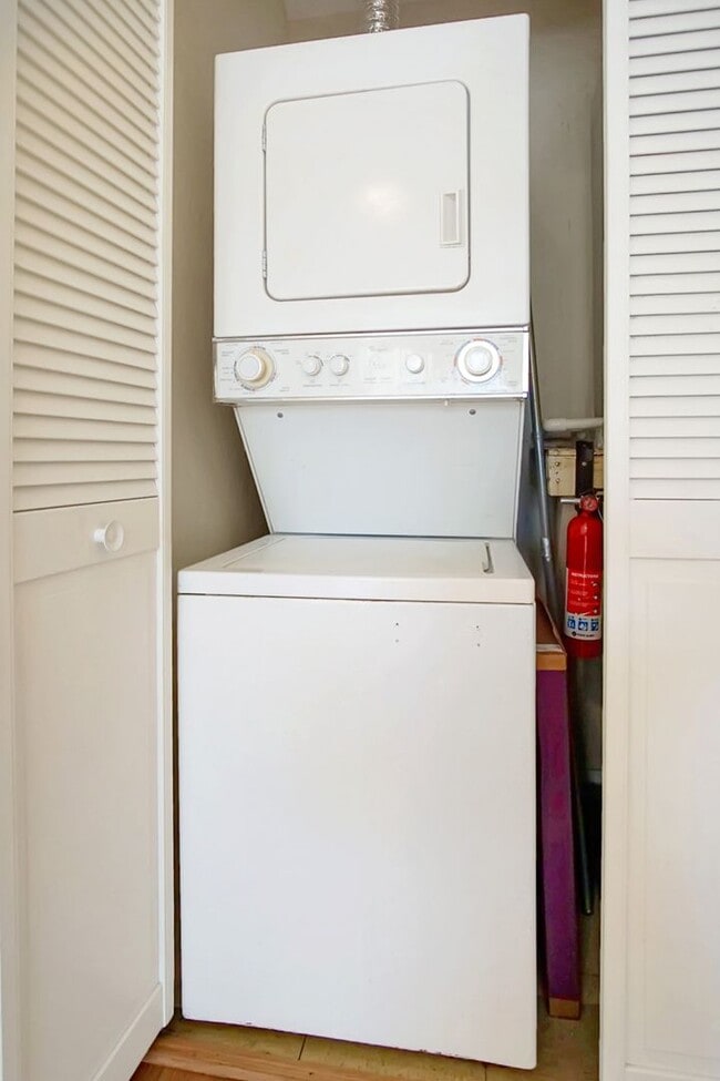 Building Photo - 1 Bedroom Condo in Orlando Now Available!