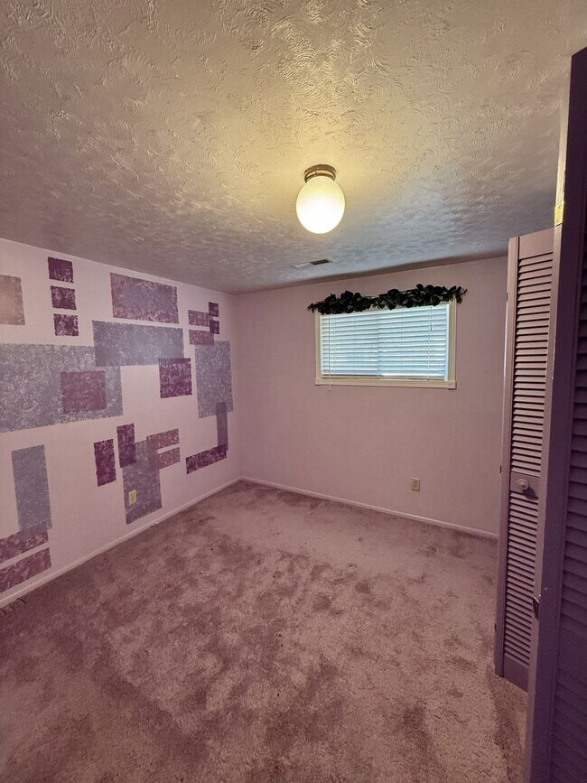 Building Photo - Charming 4-Bedroom Home in the Heart of Ce...