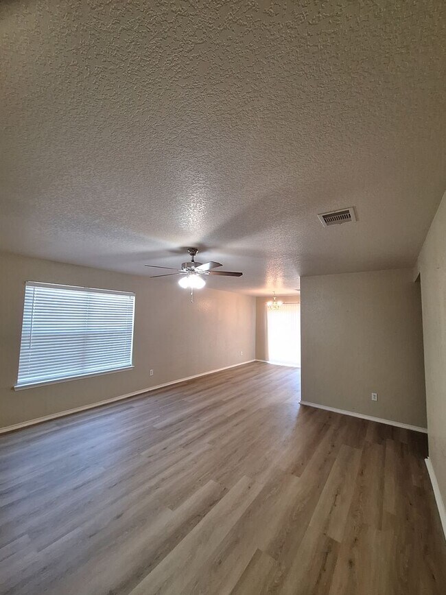 Building Photo - Bridgewood Corner Lot