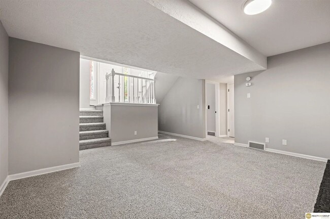 Building Photo - 14614 Borman St