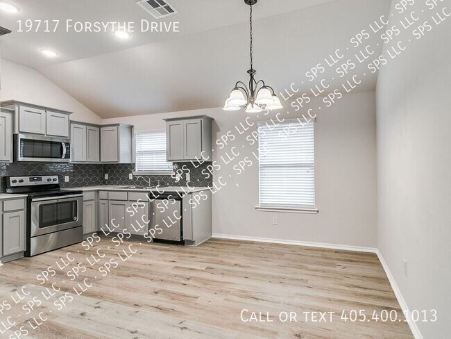 Building Photo - 19717 Forsythe Dr