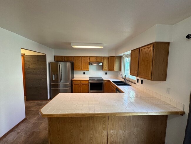 Building Photo - 4 Bed 4 Bath in Briargate $2695 Pet Friendly