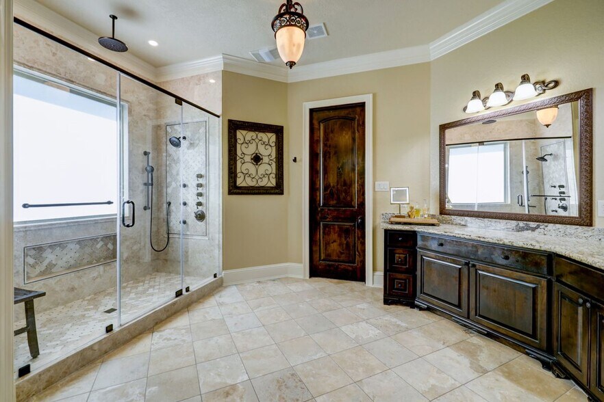 Building Photo - 4434 Chateau Creek Way