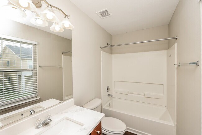 Building Photo - 20627 Sycamore Crest Ln