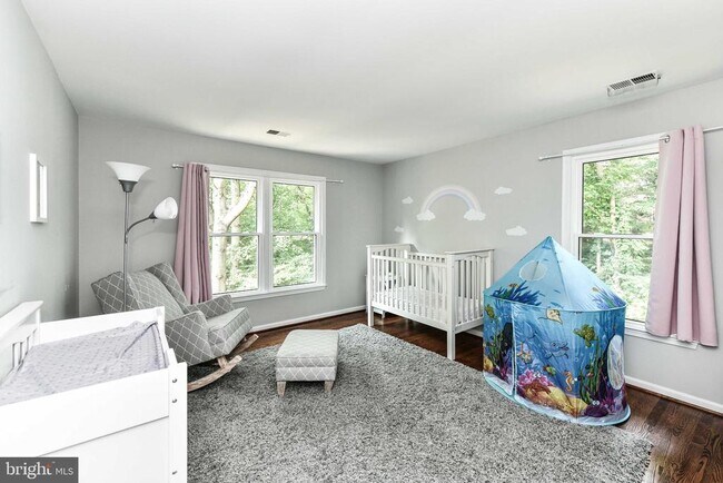Building Photo - 2030 Spring Branch Dr