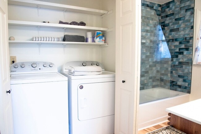 Building Photo - Private, Mountain Cottage in Weaverville, 3 Bed, 2 bathroom, 12 Month Lease