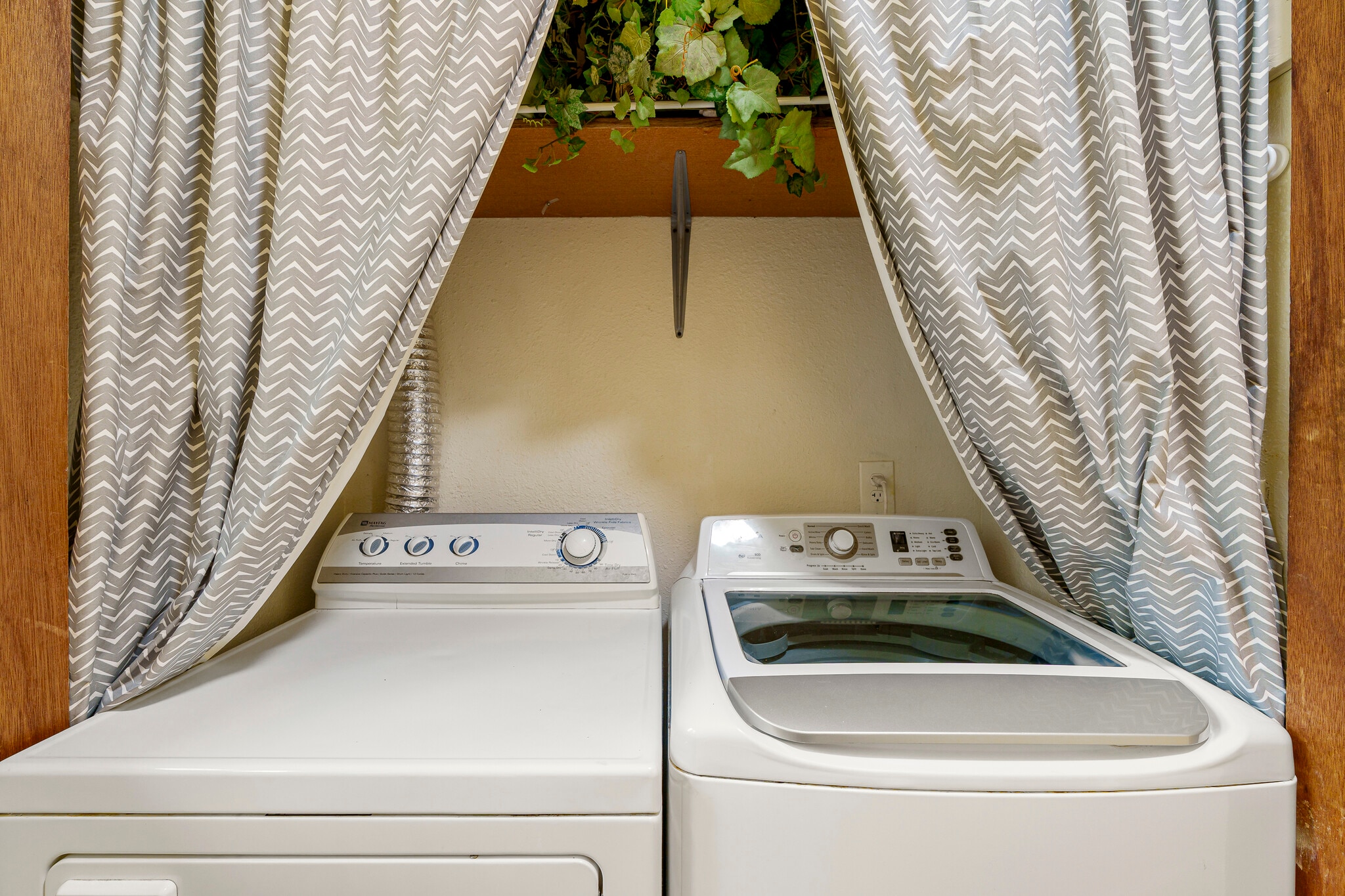 Building Photo - 20043 Forest Park Dr NE