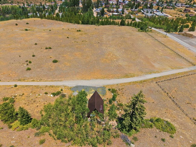 Building Photo - 77 Snowplow Ave