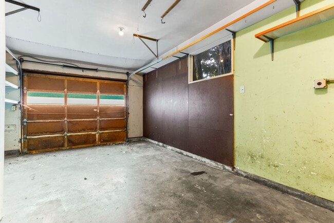 Building Photo - 9877 SE 33rd Ave